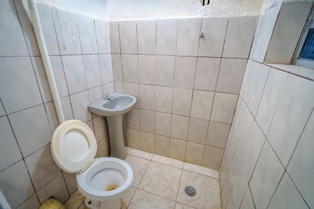 Banheiro de kitnet/studio para alugar com 1 quarto, 35m² em Jardim Paulo Vi, São Paulo