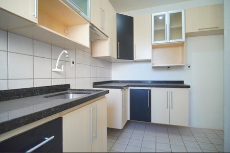 cozinha de apartamento para alugar com 2 quartos, 47m² em Scharlau, São Leopoldo