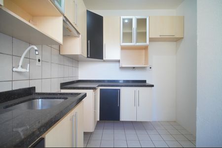 cozinha de apartamento para alugar com 2 quartos, 47m² em Scharlau, São Leopoldo