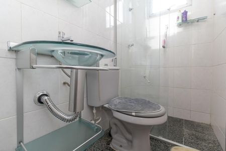 Banheiro Social de apartamento à venda com 3 quartos, 67m² em Itapoã, Belo Horizonte