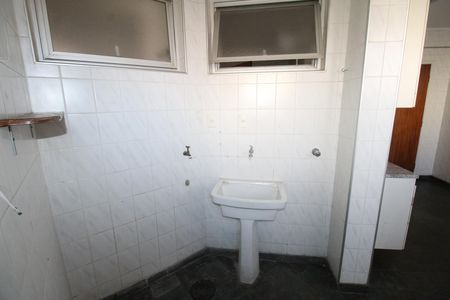 Apartamento para alugar com 105m², 3 quartos e 1 vagaÁrea de Serviço