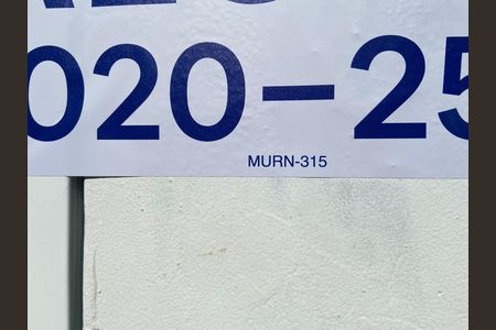 Fachada instalação da placa cod MURN-315 de casa para alugar com 3 quartos, 250m² em Jardim Peri Peri, São Paulo