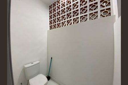 Banheiro de casa para alugar com 3 quartos, 250m² em Jardim Peri Peri, São Paulo