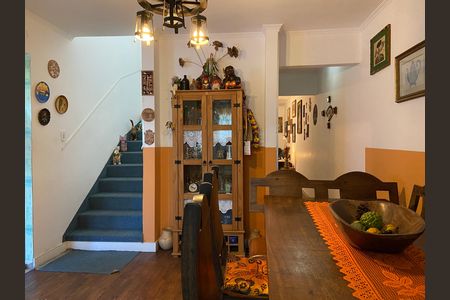 Casa para alugar com 3 quartos, 250m² em Jardim Peri Peri, São Paulo