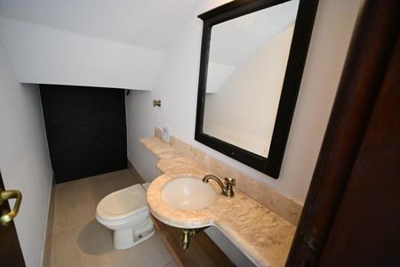 Casa para alugar com 4 quartos, 240m² em Nova Suiça, Goiânia