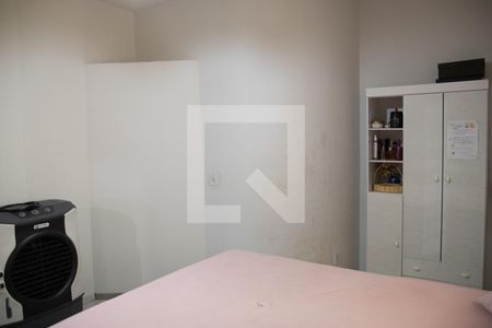 Casa à venda com 240m², 3 quartos e 2 vagas Casa à venda com 240m², 3 quartos e 2 vagasQuarto
