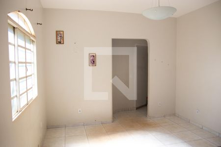 Casa à venda com 240m², 3 quartos e 2 vagas Casa à venda com 240m², 3 quartos e 2 vagasSala de Jantar