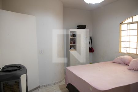 Casa à venda com 240m², 3 quartos e 2 vagas Casa à venda com 240m², 3 quartos e 2 vagasQuarto