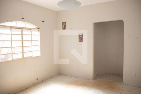 Casa à venda com 240m², 3 quartos e 2 vagas Casa à venda com 240m², 3 quartos e 2 vagasSala de Jantar