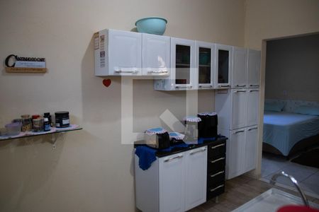 Cozinha 01 de casa à venda com 3 quartos, 240m² em Parque Tremendao, Goiânia