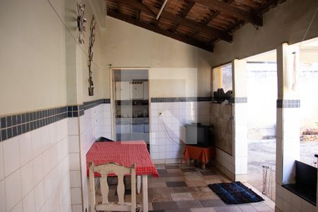 Casa à venda com 240m², 3 quartos e 2 vagas Casa à venda com 240m², 3 quartos e 2 vagasÁrea de Serviço