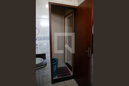 Casa à venda com 240m², 3 quartos e 2 vagas Casa à venda com 240m², 3 quartos e 2 vagasBanheiro da Suíte 2