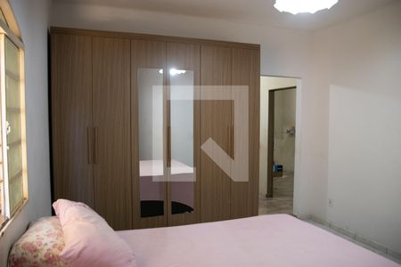 Casa à venda com 240m², 3 quartos e 2 vagas Casa à venda com 240m², 3 quartos e 2 vagasQuarto