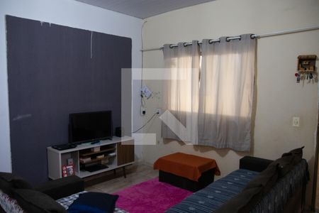 Casa à venda com 240m², 3 quartos e 2 vagas Casa à venda com 240m², 3 quartos e 2 vagasSala