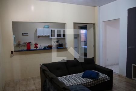 Sala de casa à venda com 3 quartos, 240m² em Parque Tremendao, Goiânia