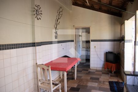 Casa à venda com 240m², 3 quartos e 2 vagas Casa à venda com 240m², 3 quartos e 2 vagasÁrea de Serviço