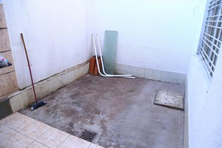 Quintal de casa para alugar com 2 quartos, 75m² em Parque Atheneu, Goiânia