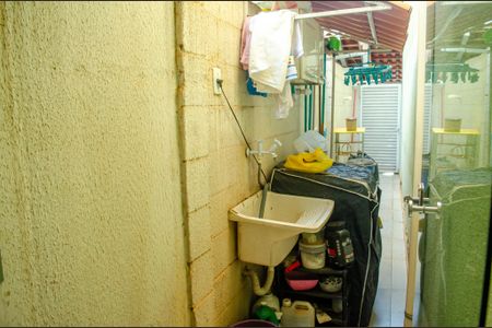 Área de serviço de casa de condomínio à venda com 3 quartos, 78m² em Setor Marechal Rondon, Goiânia