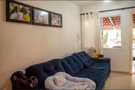 Sala de casa de condomínio à venda com 3 quartos, 78m² em Setor Marechal Rondon, Goiânia