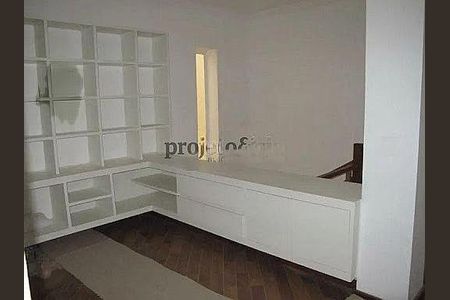 Casa para alugar com 4 quartos, 300m² em Jardim Cordeiro, São Paulo