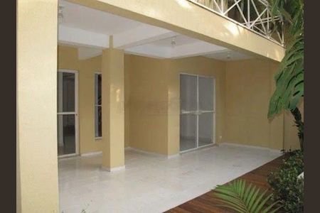 Casa para alugar com 4 quartos, 300m² em Jardim Cordeiro, São Paulo