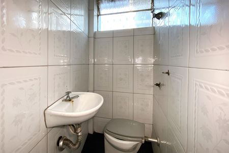 Banheiro de serviço de apartamento à venda com 3 quartos, 125m² em Serra, Belo Horizonte