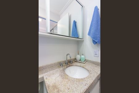Apartamento à venda com 74m², 3 quartos e 2 vagas Apartamento à venda com 74m², 3 quartos e 2 vagasBanheiro da Suíte