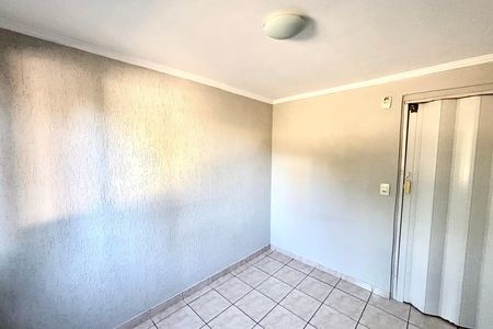 Quarto 2 de apartamento para alugar com 3 quartos, 70m² em Conjunto Residencial José Bonifácio, São Paulo
