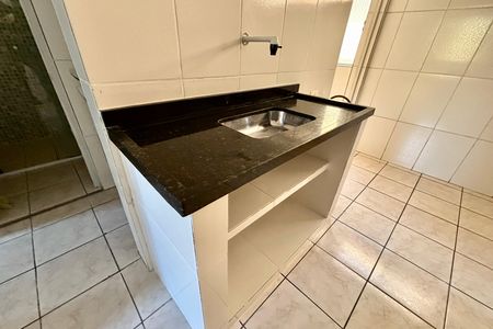Cozinha de apartamento para alugar com 3 quartos, 70m² em Conjunto Residencial José Bonifácio, São Paulo