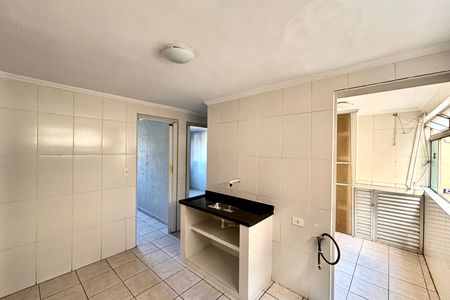 Cozinha de apartamento para alugar com 3 quartos, 70m² em Conjunto Residencial José Bonifácio, São Paulo