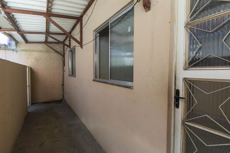 Área externa de casa para alugar com 2 quartos, 60m² em Nova Cidade, São Gonçalo