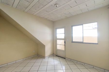 Sala de casa para alugar com 2 quartos, 60m² em Nova Cidade, São Gonçalo