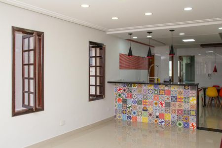 Casa para alugar com 240m², 2 quartos e 2 vagas