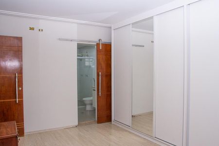 Casa para alugar com 240m², 2 quartos e 2 vagas
