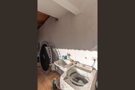 Área de Serviço de casa para alugar com 2 quartos, 90m² em Vila Isolina Mazzei, São Paulo