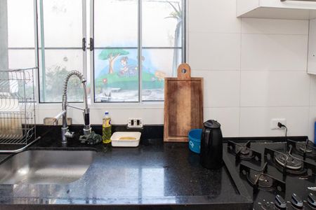 Cozinha de casa para alugar com 2 quartos, 60m² em Vila Isolina Mazzei, São Paulo