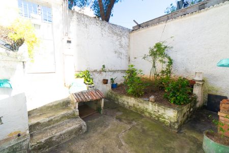 Quintal de casa para alugar com 2 quartos, 50m² em Vila Mira, São Paulo