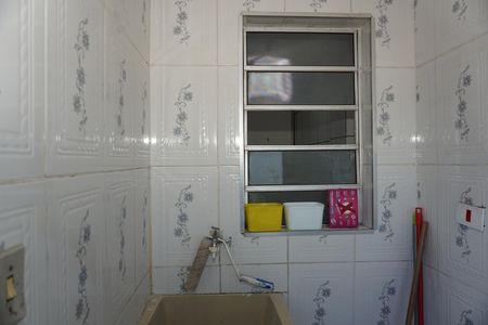 Área de serviço de apartamento para alugar com 2 quartos, 54m² em Parque Pirajussara, Embu das Artes
