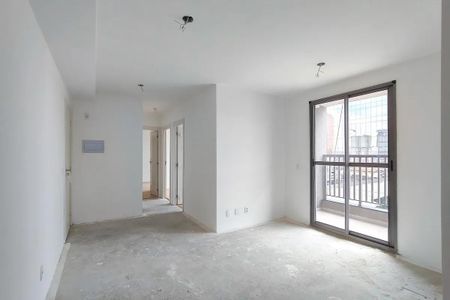Parede branca e chão de concreto, com vista para a cidade. de apartamento à venda com 3 quartos, 69m² em Santo Cristo, Rio de Janeiro