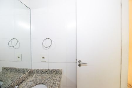 Apartamento à venda com 55m², 2 quartos e 1 vaga Apartamento à venda com 55m², 2 quartos e 1 vagaBanheiro social