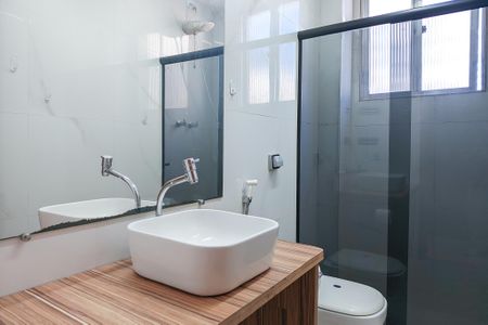 Apartamento à venda com 56m², 2 quartos e sem vaga Apartamento à venda com 56m², 2 quartos e sem vagaBanheiro