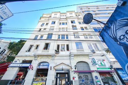 Apartamento à venda com 56m², 2 quartos e sem vaga Apartamento à venda com 56m², 2 quartos e sem vagaFachada
