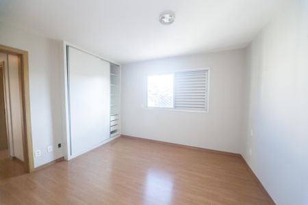 Apartamento à venda com 87m², 3 quartos e 2 vagas Apartamento à venda com 87m², 3 quartos e 2 vagassuite