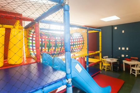 Apartamento à venda com 87m², 3 quartos e 2 vagas Apartamento à venda com 87m², 3 quartos e 2 vagasÁrea comum - Playground