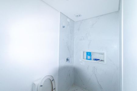 Casa à venda com 129m², 3 quartos e 2 vagas Casa à venda com 129m², 3 quartos e 2 vagasBanheiro Social