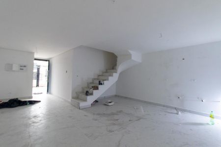Casa à venda com 129m², 3 quartos e 2 vagas Casa à venda com 129m², 3 quartos e 2 vagasSala/Cozinha