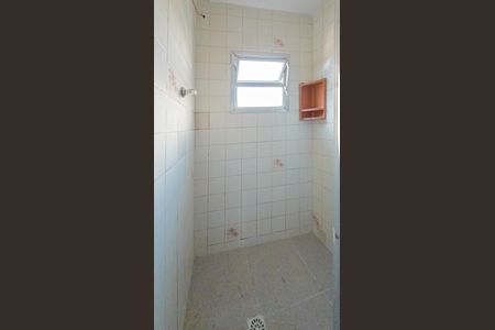 Banheiro de casa para alugar com 2 quartos, 97m² em Jardim Três Marias, São Paulo