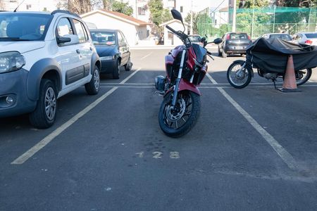 Garagem de apartamento para alugar com 2 quartos, 48m² em Jardim Amanda I, Hortolândia