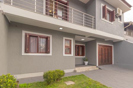 Fachada de casa à venda com 3 quartos, 260m² em Igará, Canoas