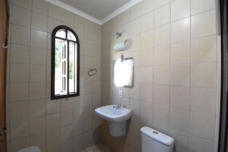 Casa para alugar com 330m², 4 quartos e 8 vagasBanheiro da Suíte 2